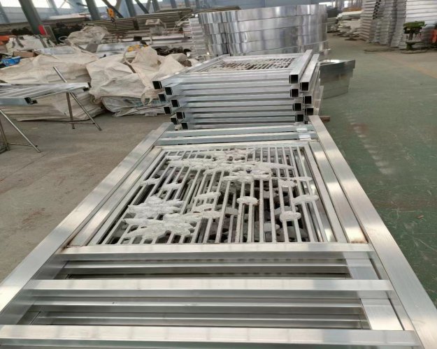 鋁合金護(hù)欄