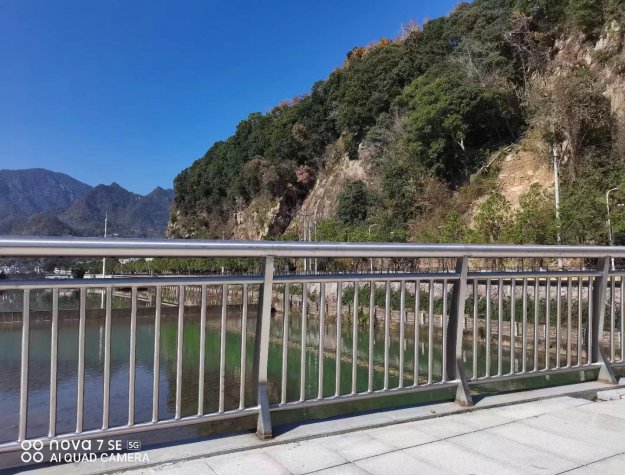 橋梁護欄